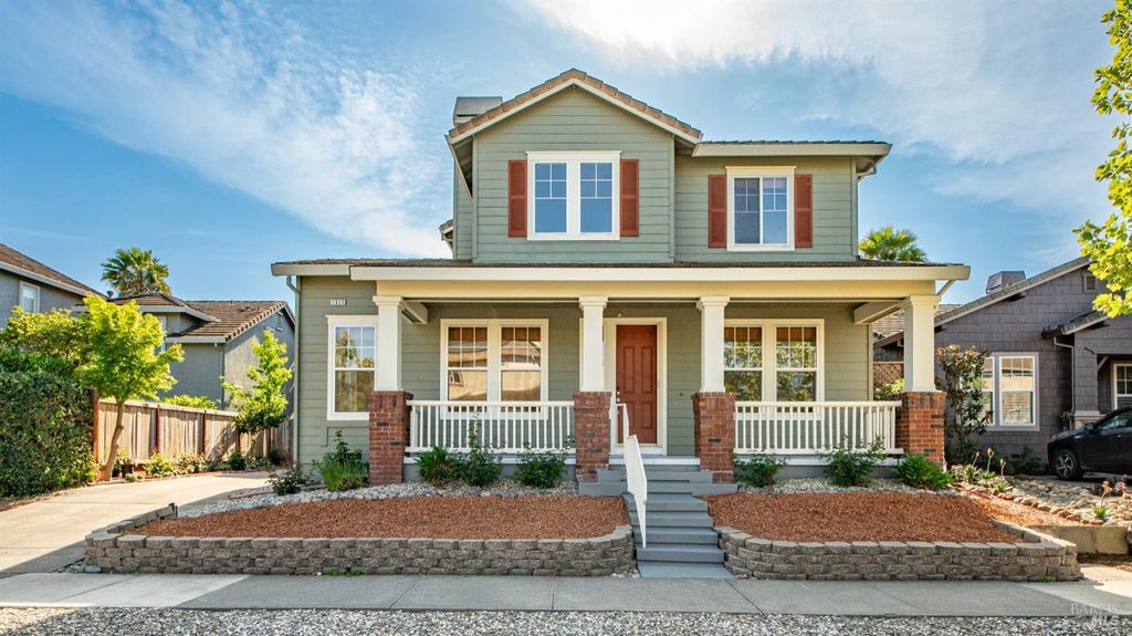 1923 Lansdowne Way, Petaluma, CA 94954