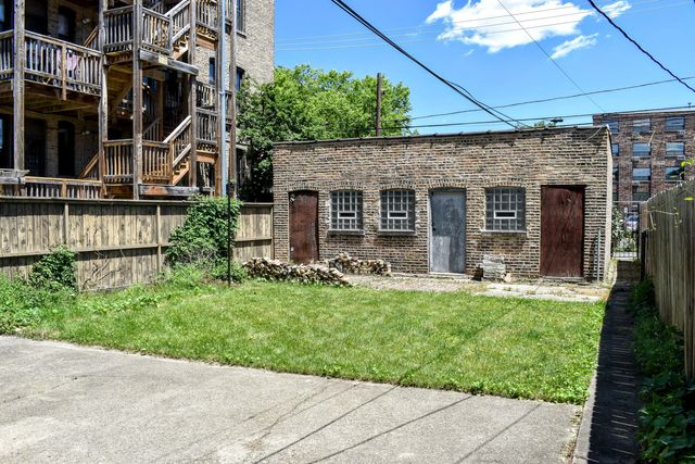 2251 N Sawyer Avenue, Chicago, IL 60647