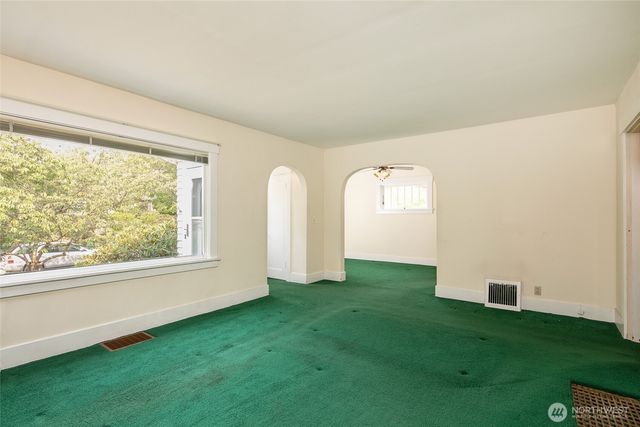 6016 34th Avenue NE, Seattle, WA 98115