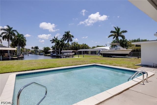 5259 Willow CT, Cape Coral, FL 33904