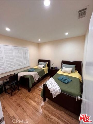 10937 Whitaker Avenue, Granada Hills (los Angeles), CA 91344