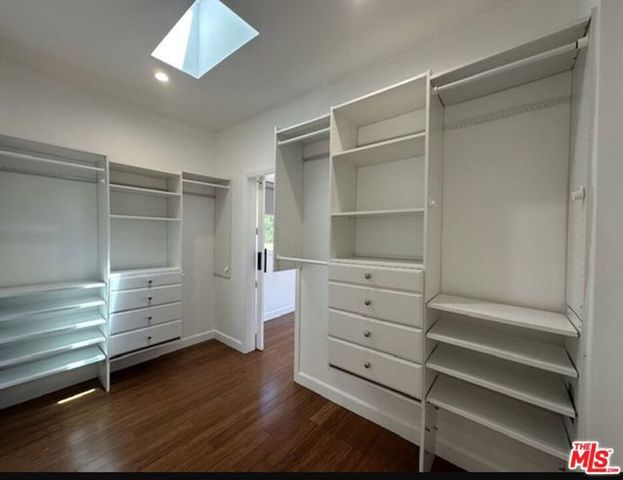 10937 Whitaker Avenue, Granada Hills (los Angeles), CA 91344