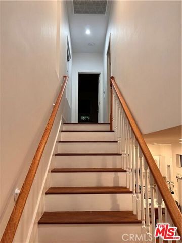 10937 Whitaker Avenue, Granada Hills (los Angeles), CA 91344