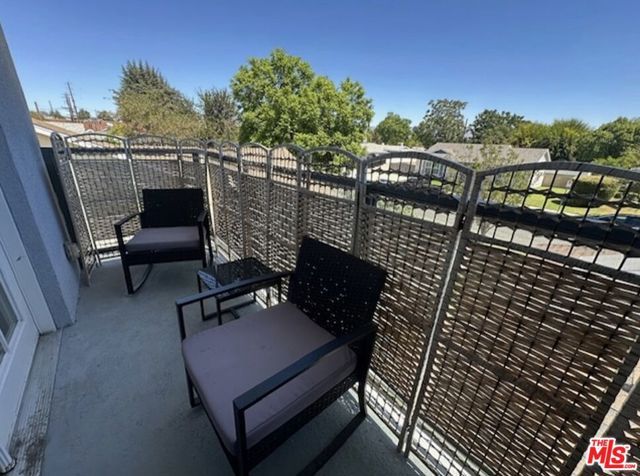 10937 Whitaker Avenue, Granada Hills (los Angeles), CA 91344