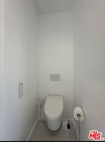 10937 Whitaker Avenue, Granada Hills (los Angeles), CA 91344