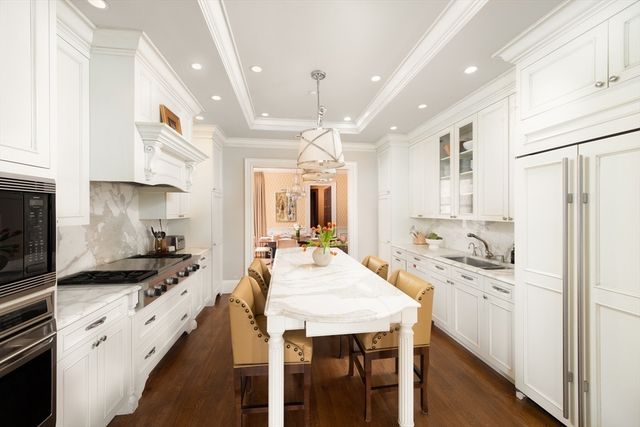 304 Commonwealth Ave PH, Boston, MA 02115