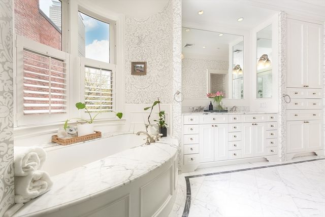 304 Commonwealth Ave PH, Boston, MA 02115