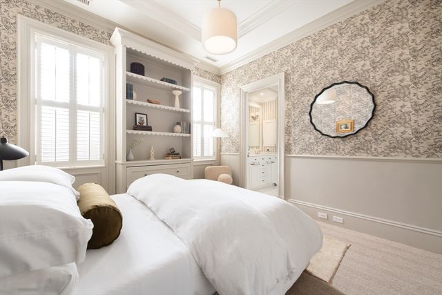 304 Commonwealth Ave PH, Boston, MA 02115