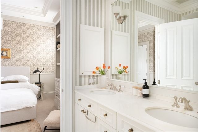 304 Commonwealth Ave PH, Boston, MA 02115