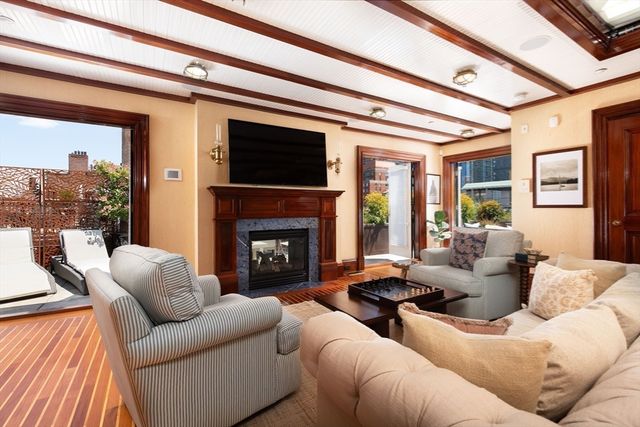 304 Commonwealth Ave PH, Boston, MA 02115