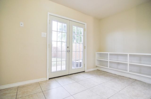 2912 Prairie Flower Circle D, Bryan, TX 77802