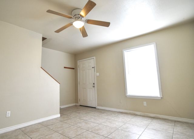 2912 Prairie Flower Circle D, Bryan, TX 77802