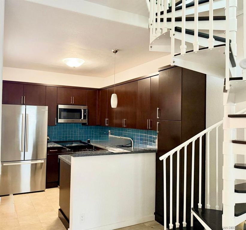 7275 Calabria Court 66, San Diego, CA 92122 — photo 2