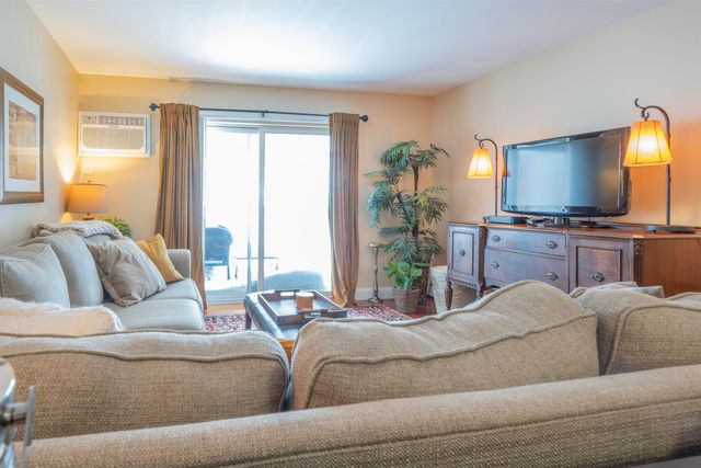 265 Edward J Roy Dr Unit 325, Manchester, NH 03104