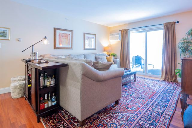 265 Edward J Roy Dr Unit 325, Manchester, NH 03104