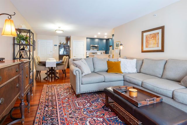 265 Edward J Roy Dr Unit 325, Manchester, NH 03104