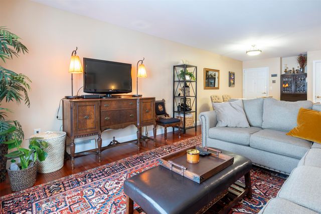 265 Edward J Roy Dr Unit 325, Manchester, NH 03104