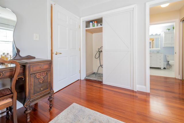 265 Edward J Roy Dr Unit 325, Manchester, NH 03104