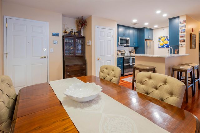 265 Edward J Roy Dr Unit 325, Manchester, NH 03104