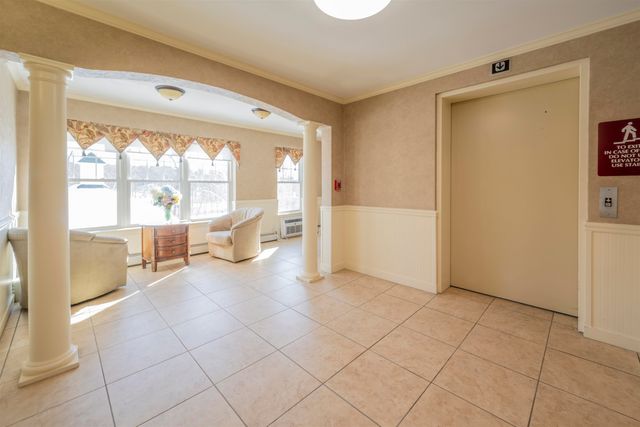 265 Edward J Roy Dr Unit 325, Manchester, NH 03104