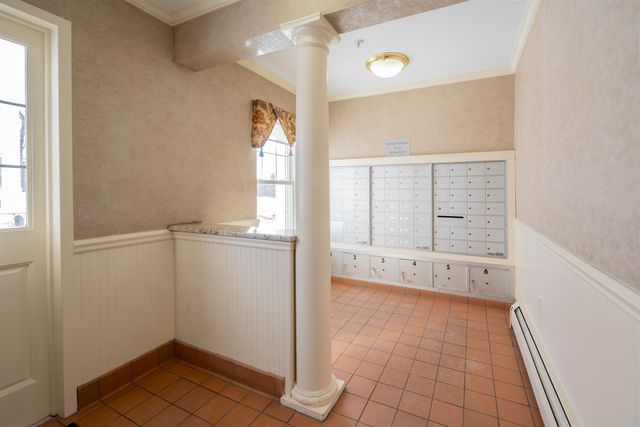 265 Edward J Roy Dr Unit 325, Manchester, NH 03104