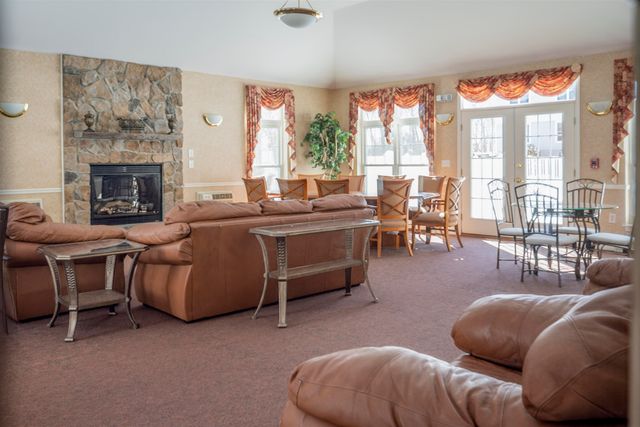 265 Edward J Roy Dr Unit 325, Manchester, NH 03104