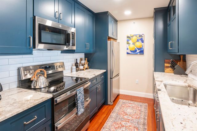 265 Edward J Roy Dr Unit 325, Manchester, NH 03104