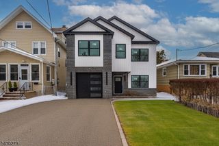 540 Muriel Pkwy, Elizabeth City, NJ 07208