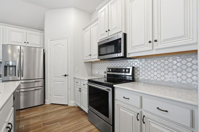 11800 Madrono Drive, Fort Worth, TX 76108