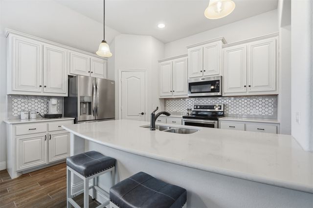 11800 Madrono Drive, Fort Worth, TX 76108