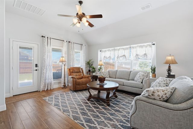 11800 Madrono Drive, Fort Worth, TX 76108