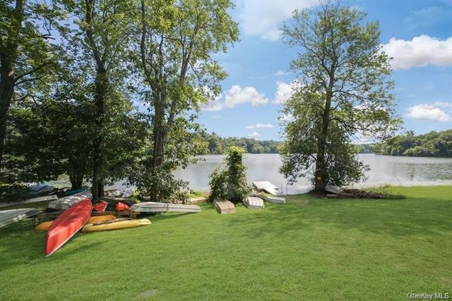 24 Leisure Way, Mohegan Lake, NY 10547