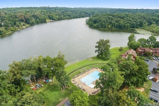 24 Leisure Way, Mohegan Lake, NY 10547