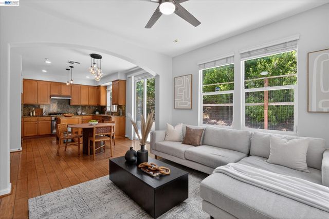 5880 Hillbrook Pl, Dublin, CA 94568