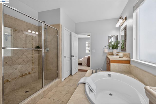 5880 Hillbrook Pl, Dublin, CA 94568