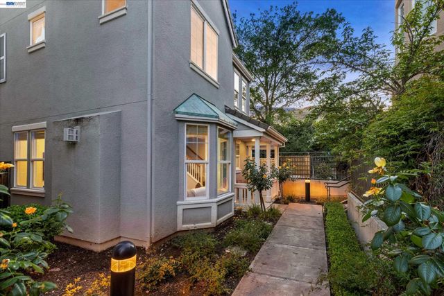 5880 Hillbrook Pl, Dublin, CA 94568
