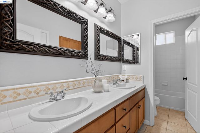 5880 Hillbrook Pl, Dublin, CA 94568