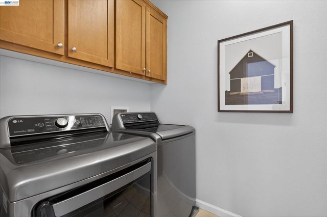 5880 Hillbrook Pl, Dublin, CA 94568