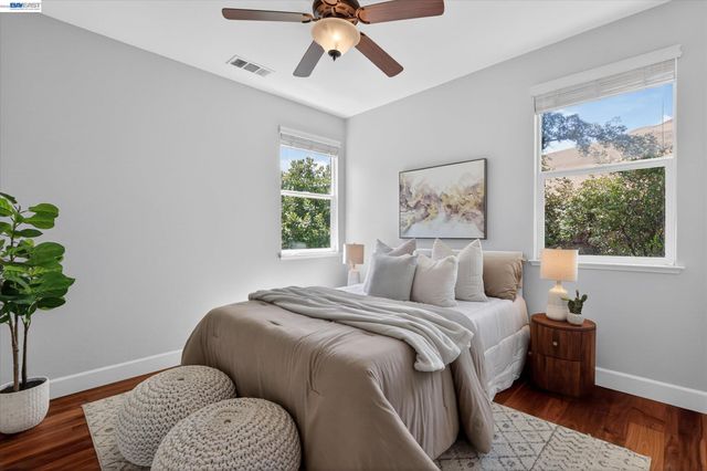 5880 Hillbrook Pl, Dublin, CA 94568