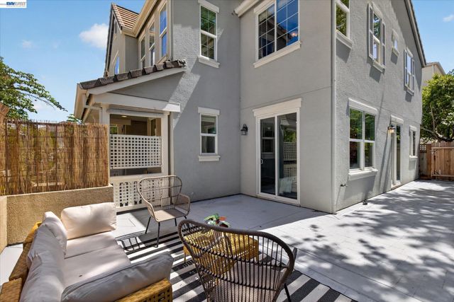 5880 Hillbrook Pl, Dublin, CA 94568