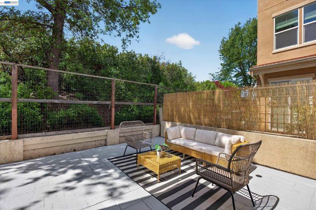 5880 Hillbrook Pl, Dublin, CA 94568