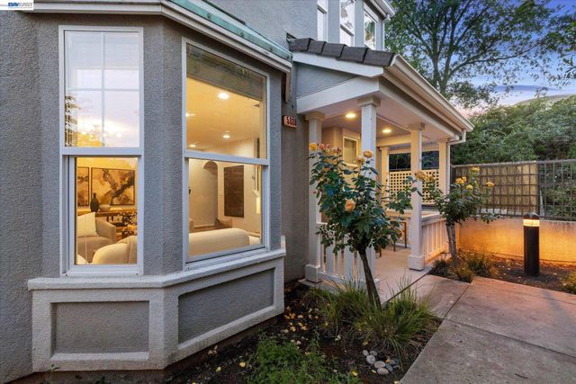 5880 Hillbrook Pl, Dublin, CA 94568