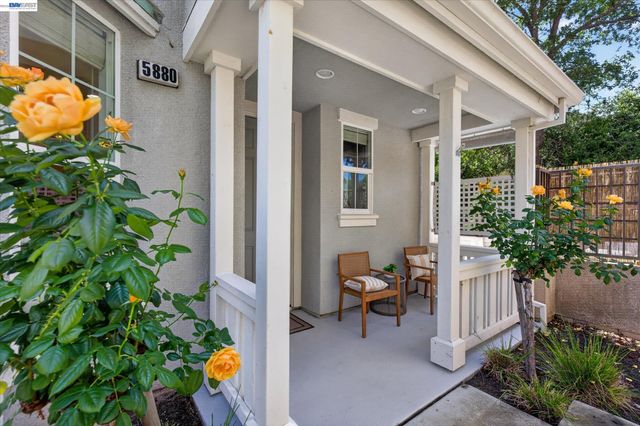 5880 Hillbrook Pl, Dublin, CA 94568