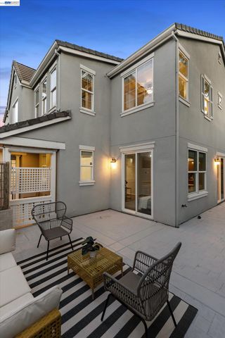 5880 Hillbrook Pl, Dublin, CA 94568