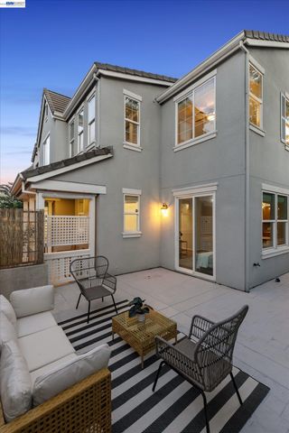 5880 Hillbrook Pl, Dublin, CA 94568