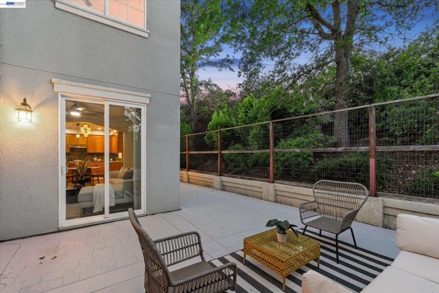 5880 Hillbrook Pl, Dublin, CA 94568