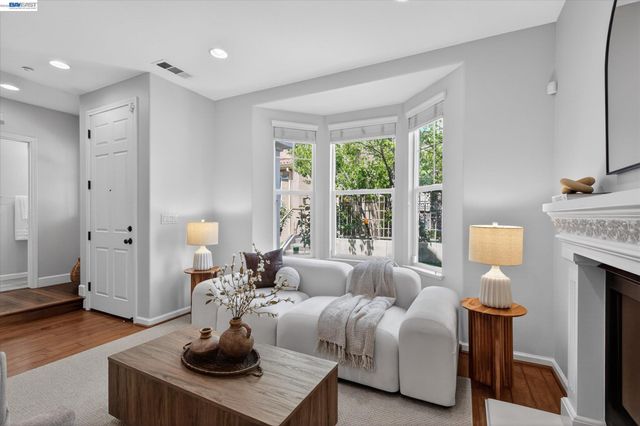 5880 Hillbrook Pl, Dublin, CA 94568