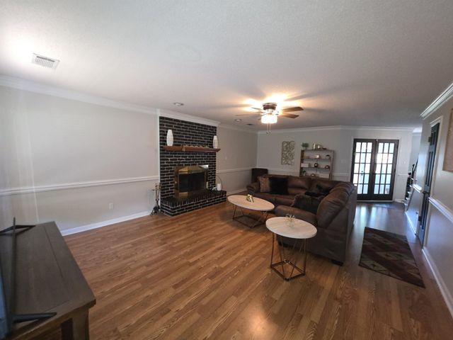 582 BRINSLEY DR, Collierville, TN 38017