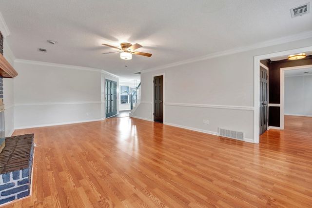 582 BRINSLEY DR, Collierville, TN 38017