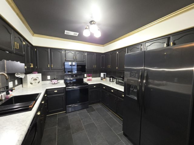 582 BRINSLEY DR, Collierville, TN 38017